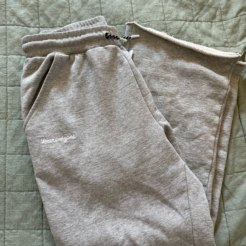 Bearded goat - women’s overnight sweatpants